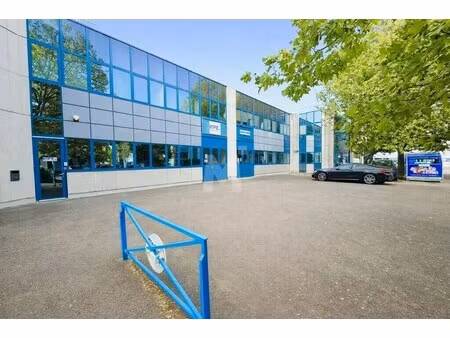 location bureaux 140 m² à 779 m²