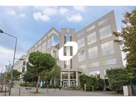 location bureaux 190 m² à 1 696 m²