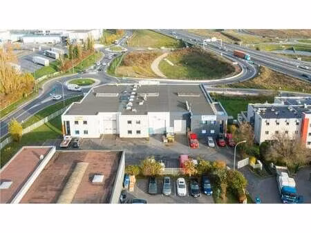 location local d'activités 285 m²
