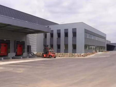 location entrepôt 10 404 m²