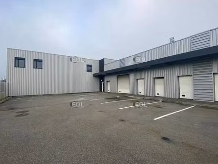 location entrepôt 2 411 m²