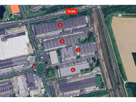 location entrepôt 665 m² à 8 417 m²