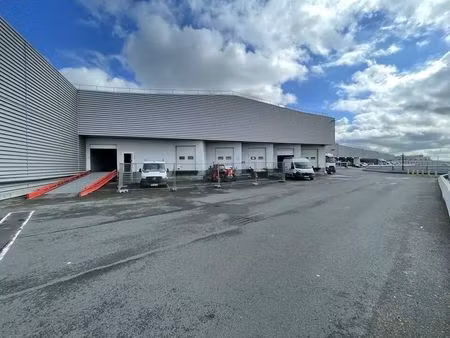 location entrepôt pantin 93500 3336m²
