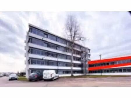 location entrepôt 742 m²