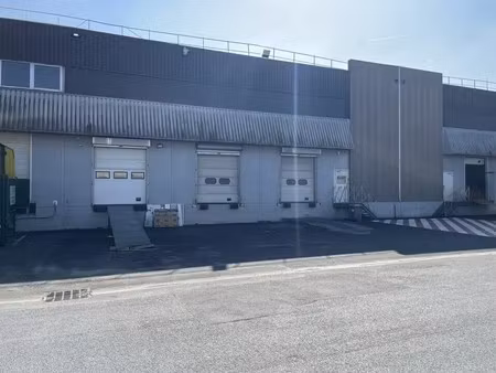 location entrepôt 1 460 m²
