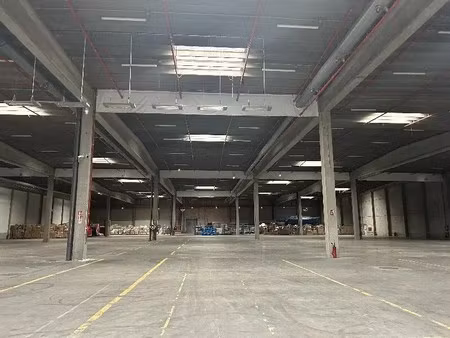 location entrepôt 1 457 m² à 12 672 m²