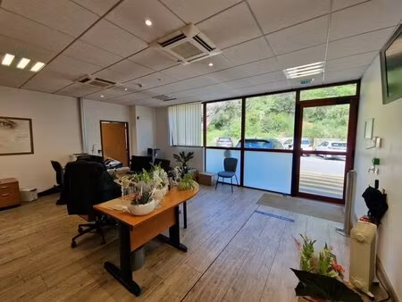 location entrepôt 950 m²