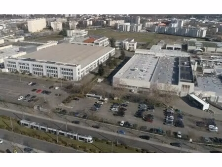 location entrepôt 1 756 m² à 18 742 m²