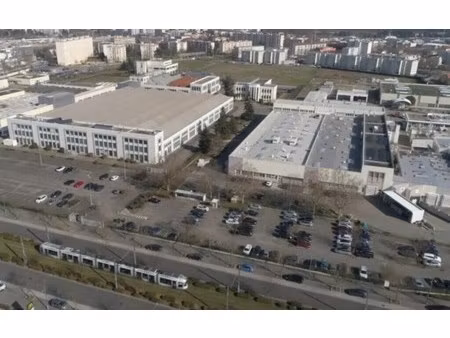 location entrepôt 1 756 m² à 18 742 m²
