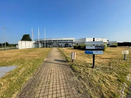 location local d'activités 3 000 m² à 12 259 m²