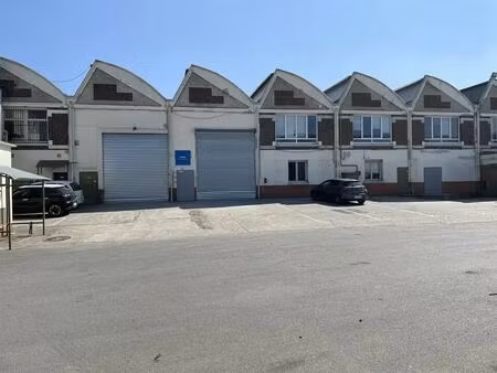 location local d’activités bobigny 93000 2150m²