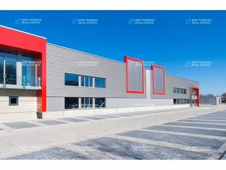 location local d'activités 2 000 m² à 4 000 m²