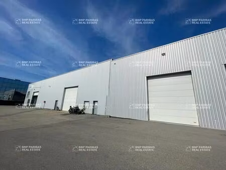 location local d'activités 682 m²