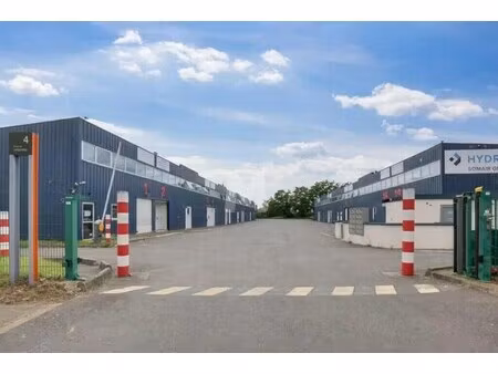 location local d'activités 279 m² à 1 116 m²