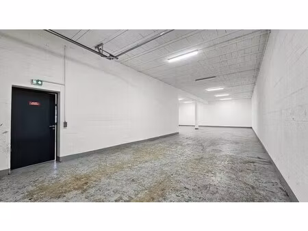location local d'activités 145 m²