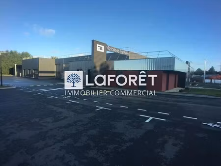 location local d'activités 1 162 m²