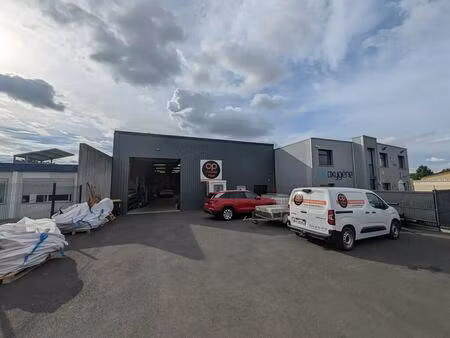 location local d'activités 490 m²