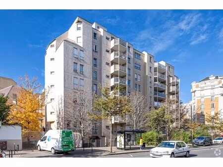 location local d'activités 390 m²