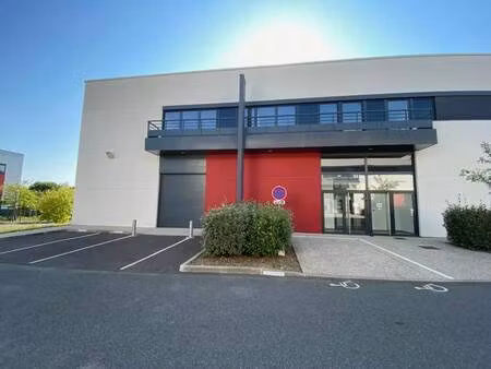 location local d'activités 289 m² à 975 m²