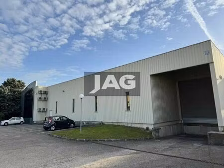 location local d'activités 2 000 m²