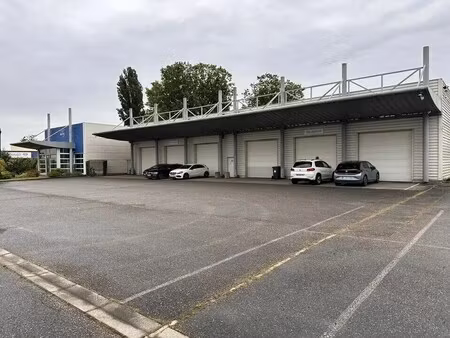 location entrepôt 2 500 m²