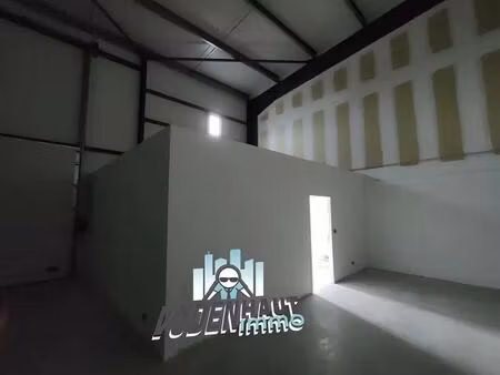 location local d'activités 367 m²
