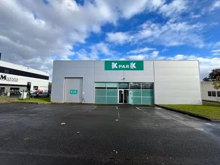 location local d'activités 400 m²