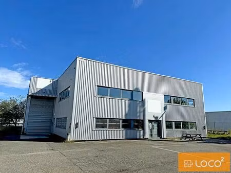 location local d'activités 1 200 m² à 3 634 m²