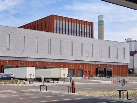 location local d'activités 228 m² à 4 689 m²