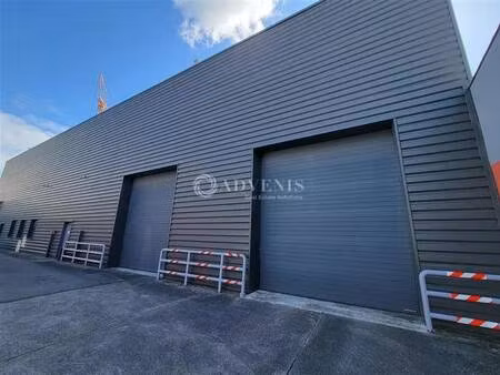 location local d'activités 400 m²
