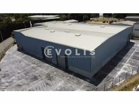 location local d'activités 2 140 m²