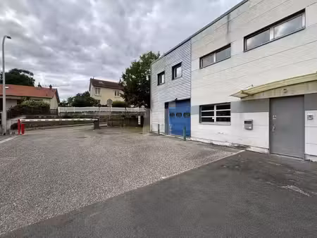 location local d’activités orly 94310 376m²