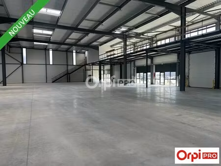 location local d’activités pierrelatte 26700 2576m²