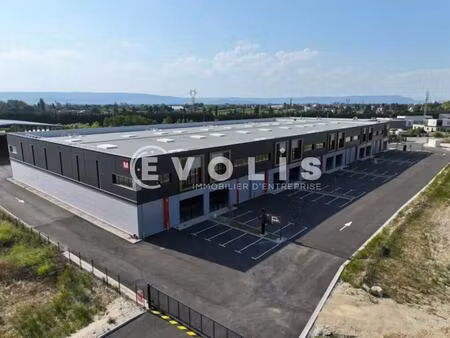 location local d’activités pierrelatte 26700 367m²