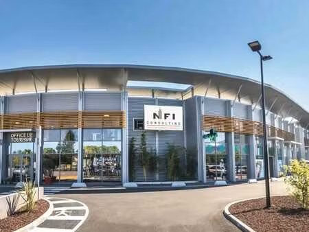 location local d'activités 152 m²