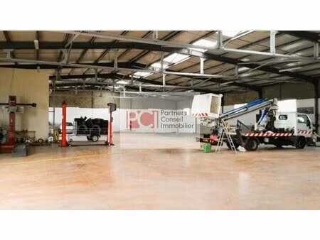 location local d’activités saint gilles 30800 1200m²