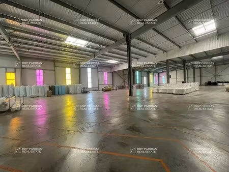 location local d’activités saint-jacques-de-la-lande 35136 3140m²