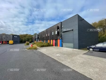 location local d'activités 450 m²