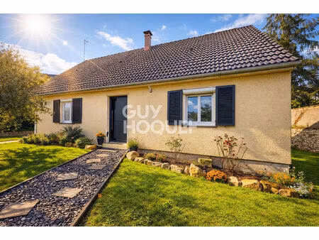 maison familiale avec 1 100 m² de terrain et combles à aménager