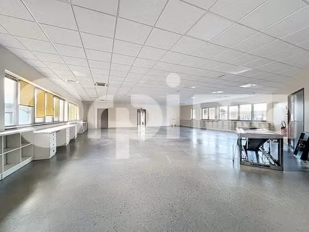 location bureaux 271 m²