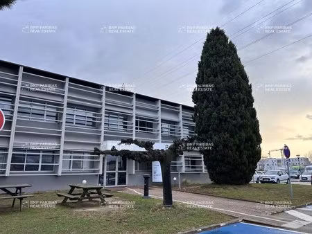 location bureaux 26 m² à 1 443 m²