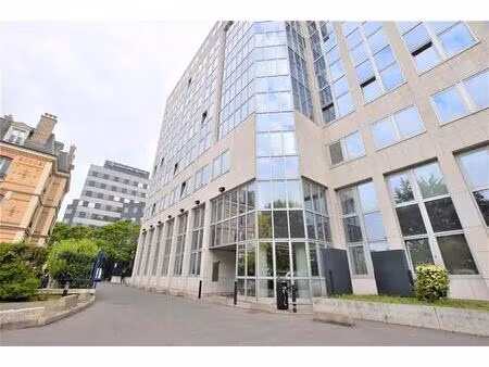 location bureaux 112 m² à 1 844 m²