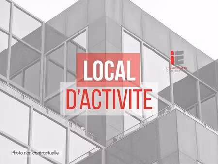 location local d'activités 451 m²