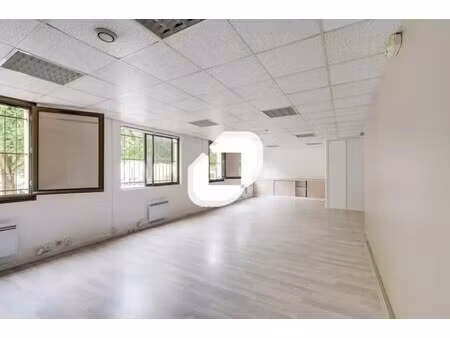 location bureaux 23 m² à 291 m²