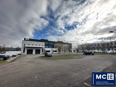 location entrepôt 133 m² à 379 m²