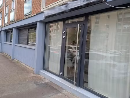 location entrepôt 182 m²