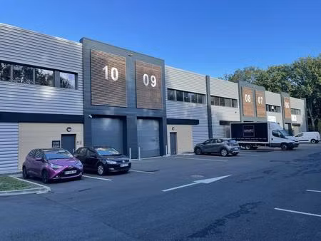 location entrepôt 240 m²