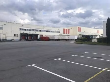 location entrepôt toufflers 59390 35516m²