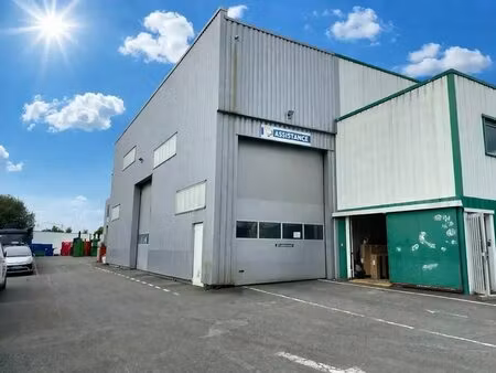 location entrepôt treillieres 44119 916m²