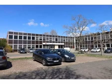 location local d'activités 14 m² à 185 m²